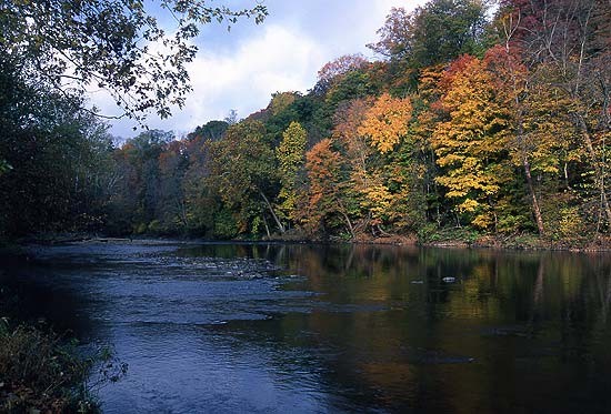 fall_cuyahoga_river5_tom_jones